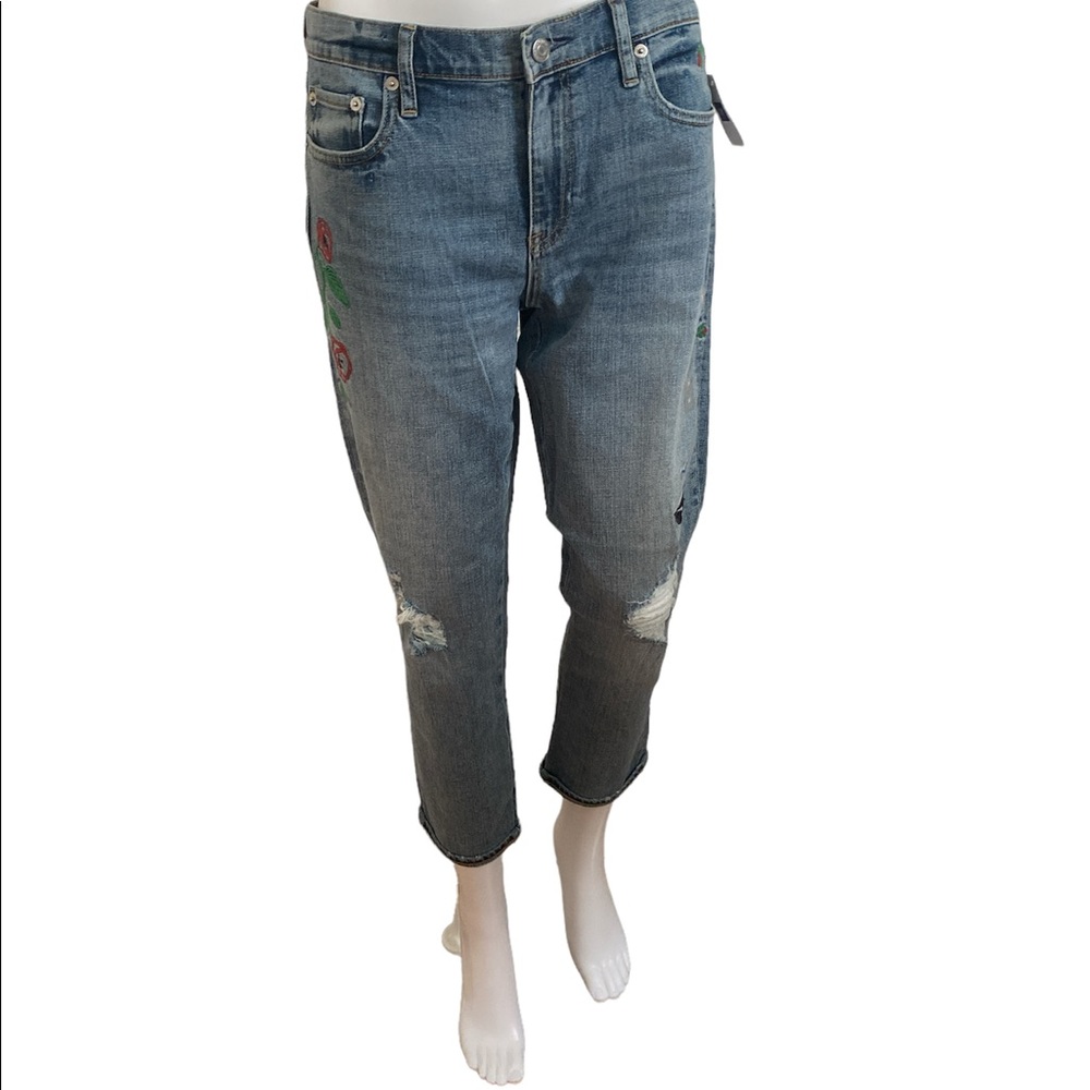 New jeans from gap with beautiful designs